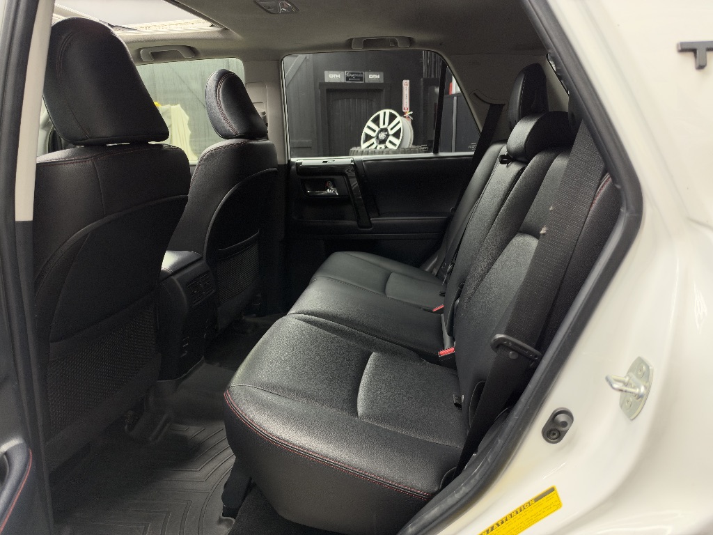Photo 18 of this Toyota 4Runner