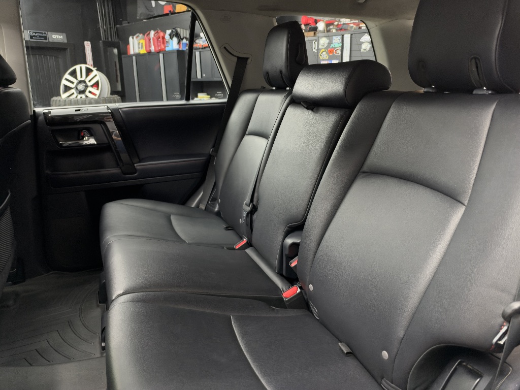 Photo 19 of this Toyota 4Runner