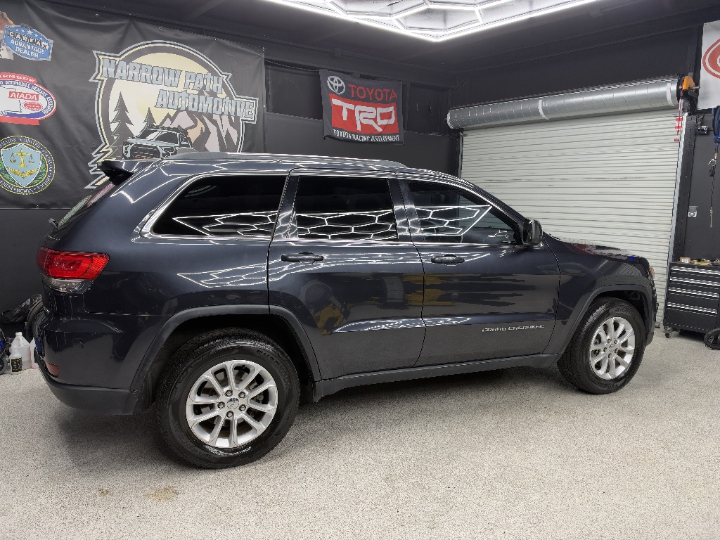 Photo 2 of this Jeep Grand Cherokee