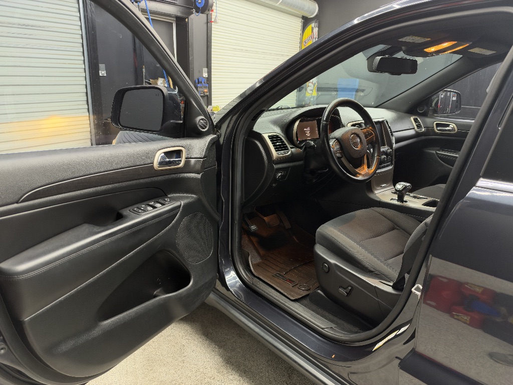 Photo 9 of this Jeep Grand Cherokee