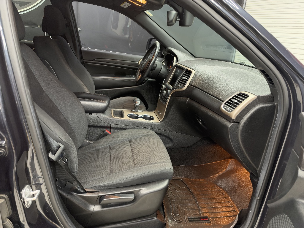 Photo 13 of this Jeep Grand Cherokee