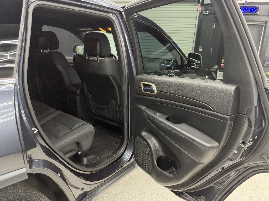 Photo 15 of this Jeep Grand Cherokee