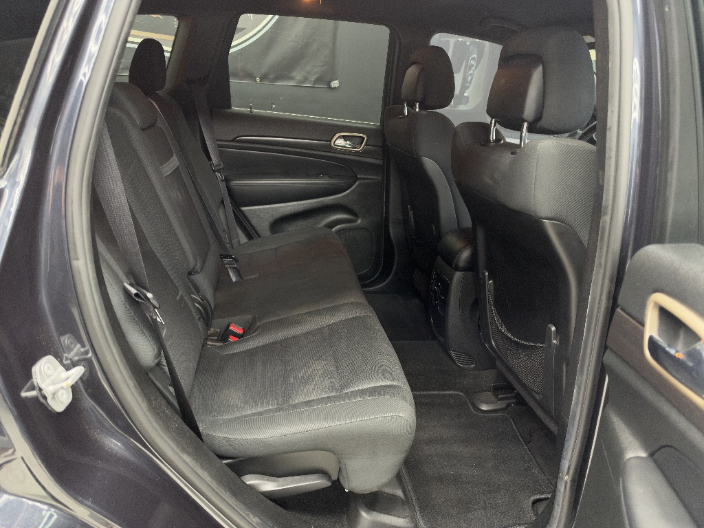 Photo 16 of this Jeep Grand Cherokee