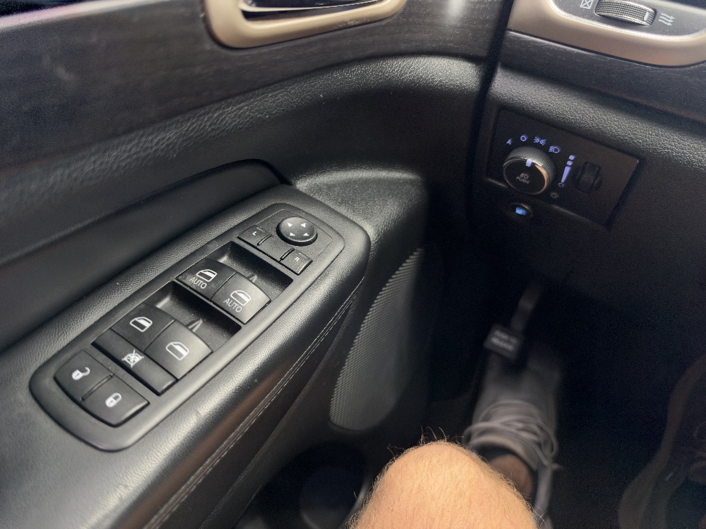 Photo 29 of this Jeep Grand Cherokee