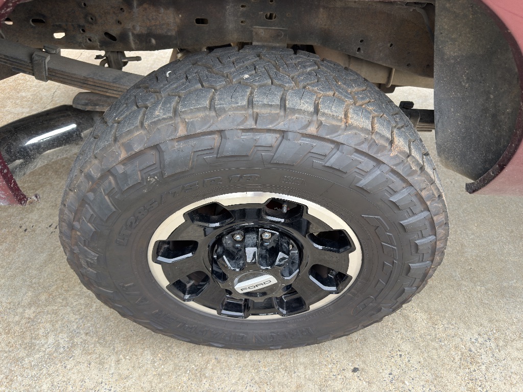 Photo 27 of this Ford Super Duty F-250