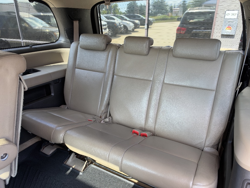 Photo 21 of this Toyota Sequoia