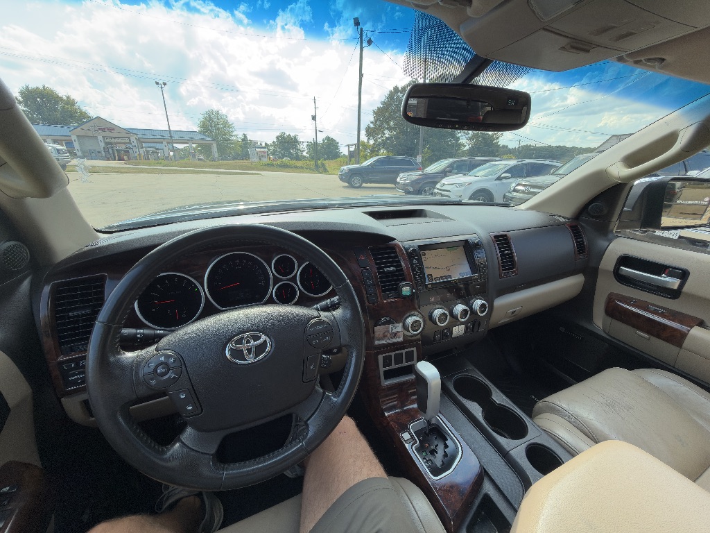 Photo 23 of this Toyota Sequoia