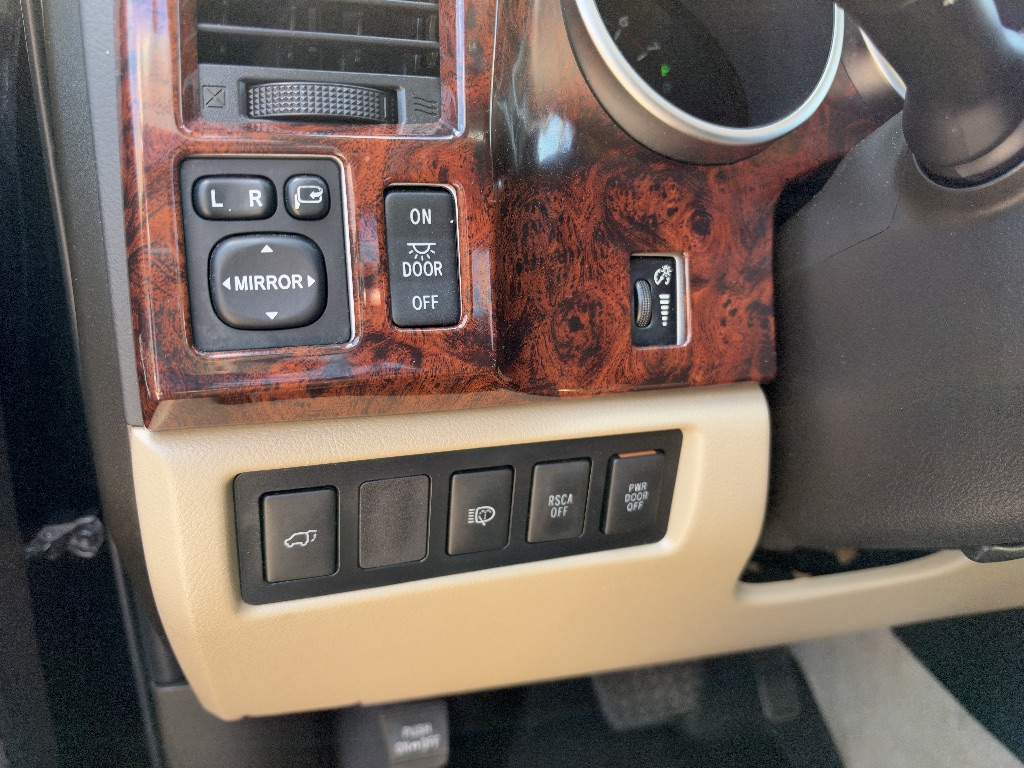 Photo 29 of this Toyota Sequoia