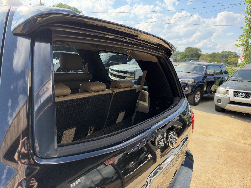 Photo 35 of this Toyota Sequoia