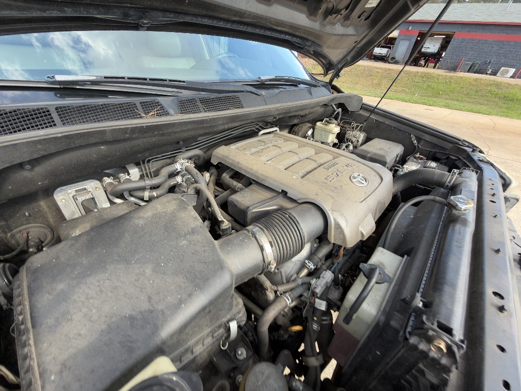 Photo 39 of this Toyota Sequoia