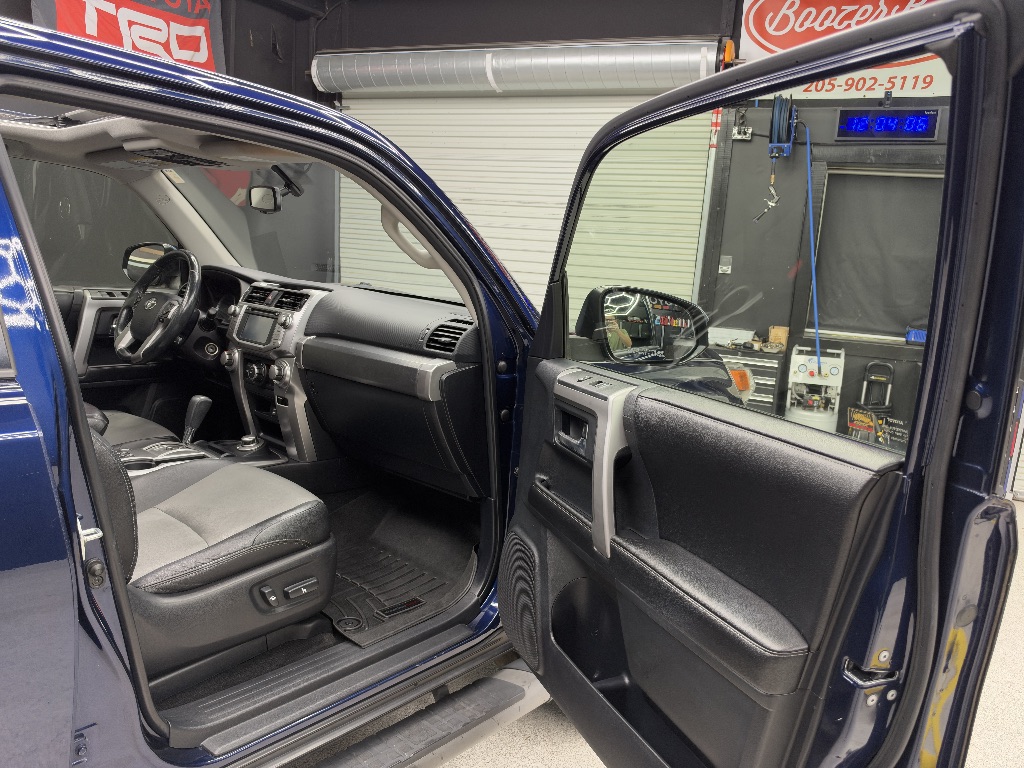 Photo 12 of this Toyota 4Runner