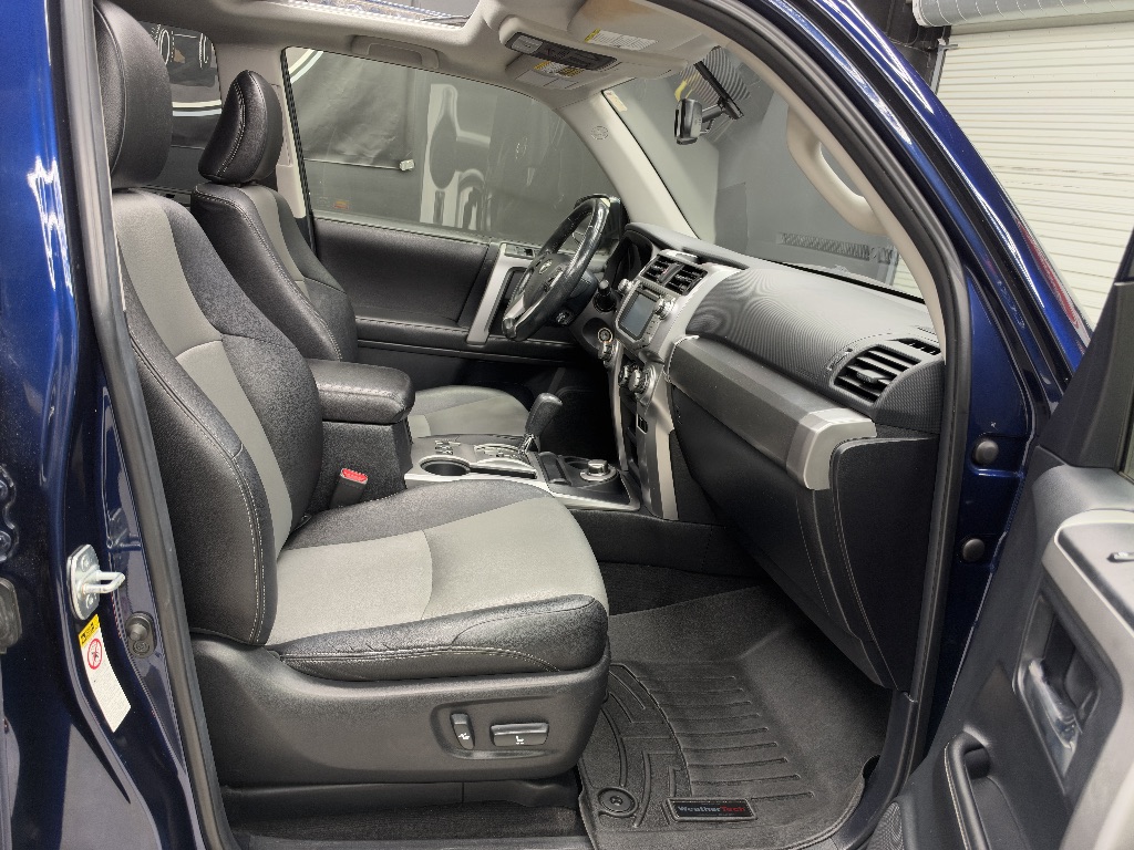 Photo 13 of this Toyota 4Runner