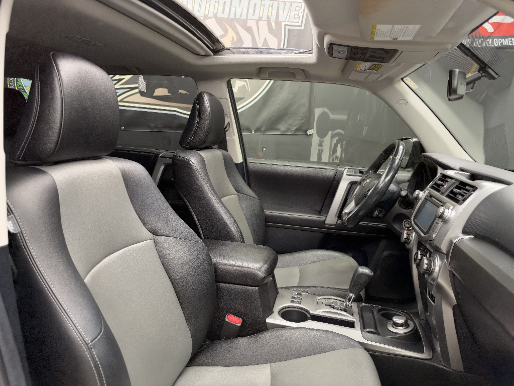Photo 14 of this Toyota 4Runner