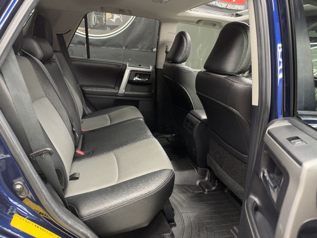 Photo 16 of this Toyota 4Runner