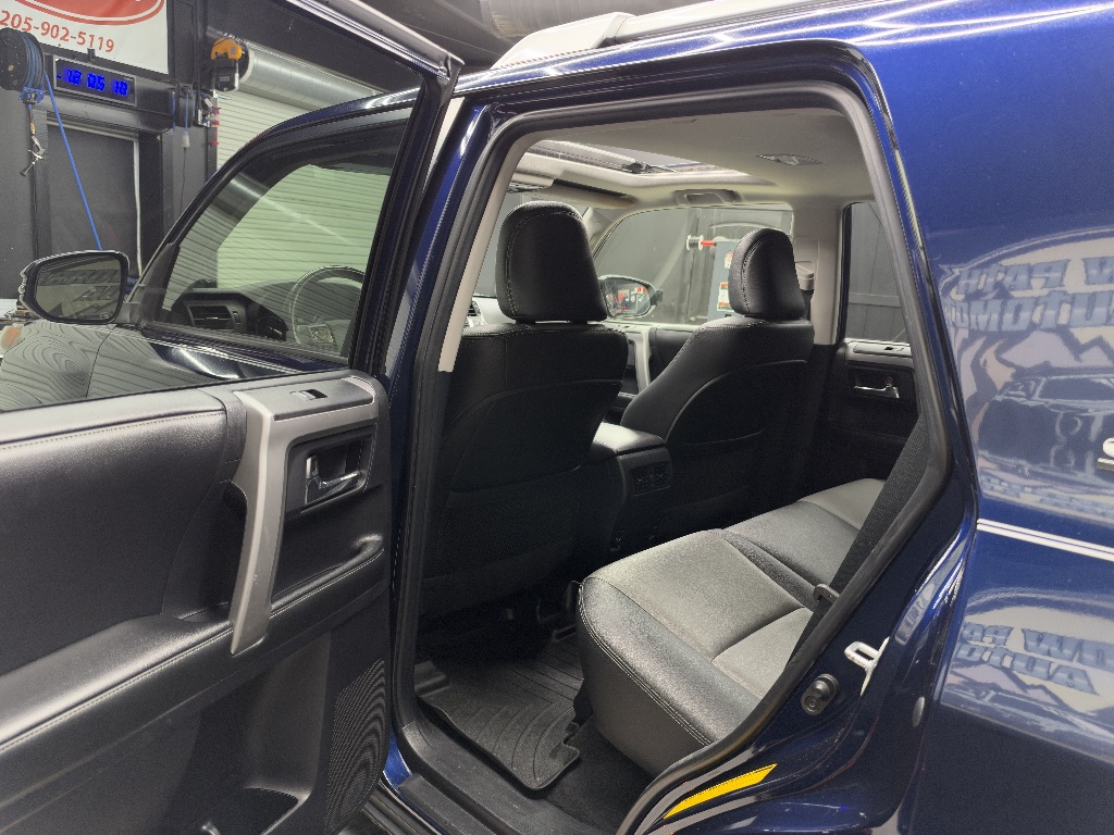 Photo 18 of this Toyota 4Runner