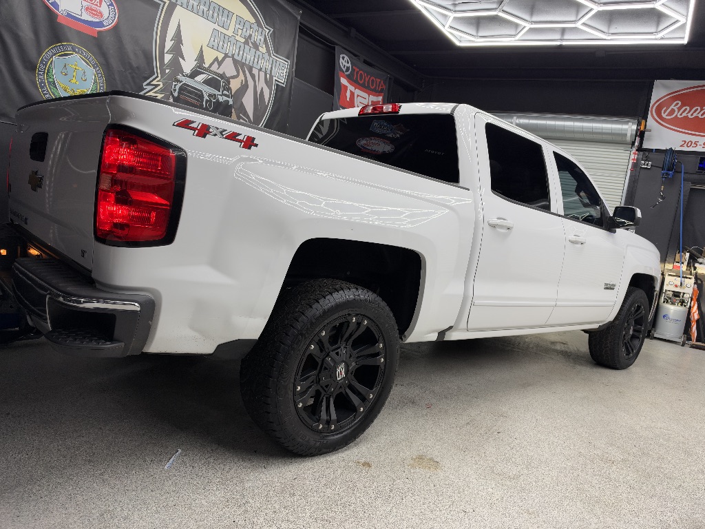 Photo 3 of this Chevrolet Silverado 1500
