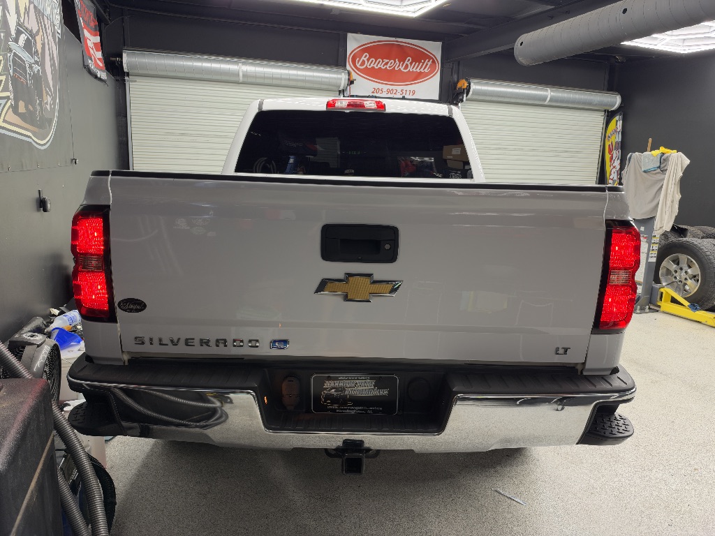 Photo 4 of this Chevrolet Silverado 1500