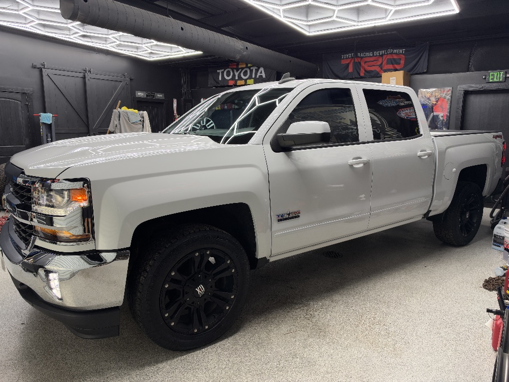 Photo 6 of this Chevrolet Silverado 1500