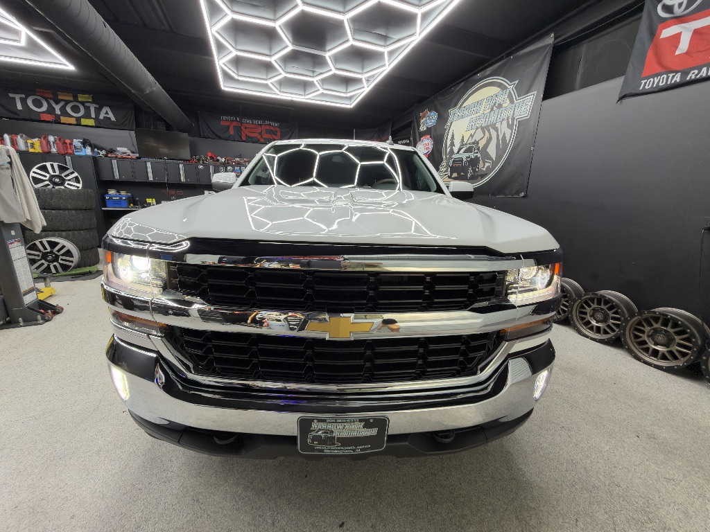 Photo 8 of this Chevrolet Silverado 1500