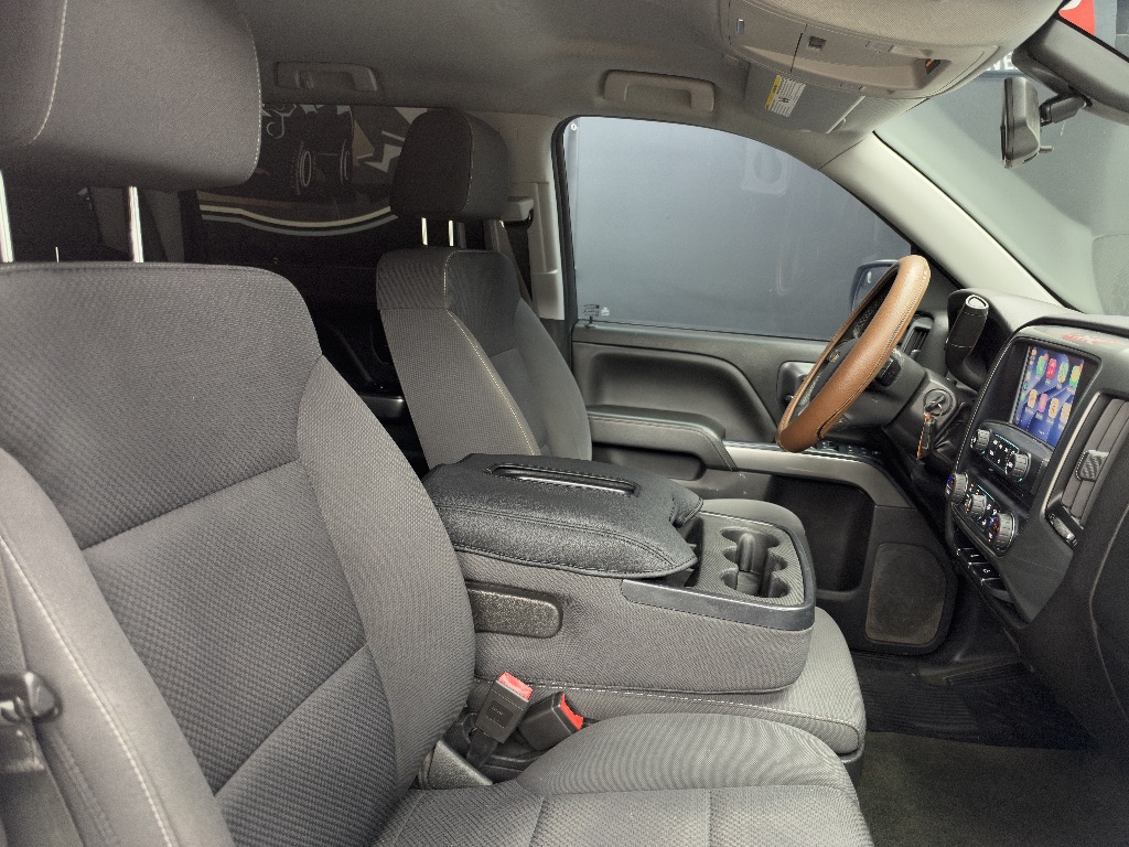 Photo 14 of this Chevrolet Silverado 1500