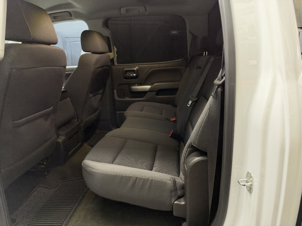 Photo 19 of this Chevrolet Silverado 1500
