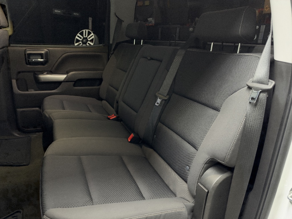 Photo 20 of this Chevrolet Silverado 1500
