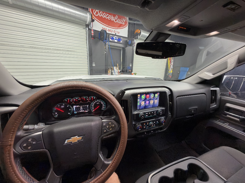 Photo 21 of this Chevrolet Silverado 1500