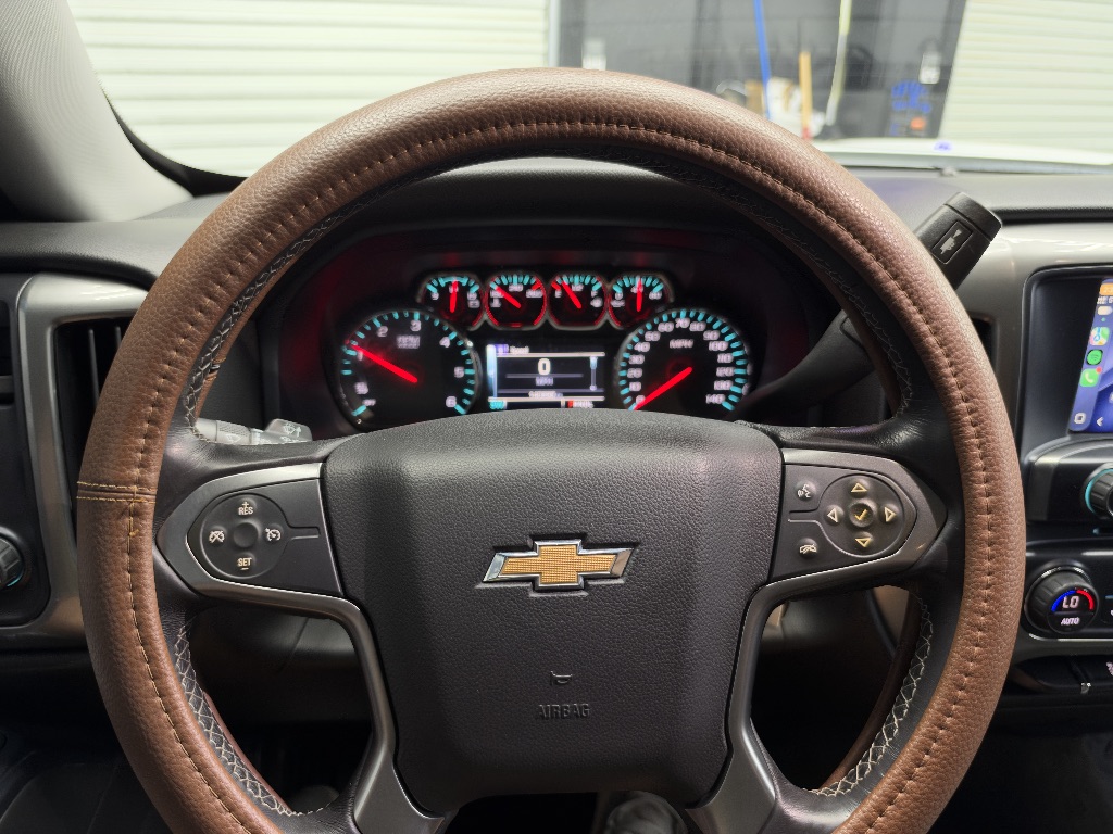 Photo 22 of this Chevrolet Silverado 1500