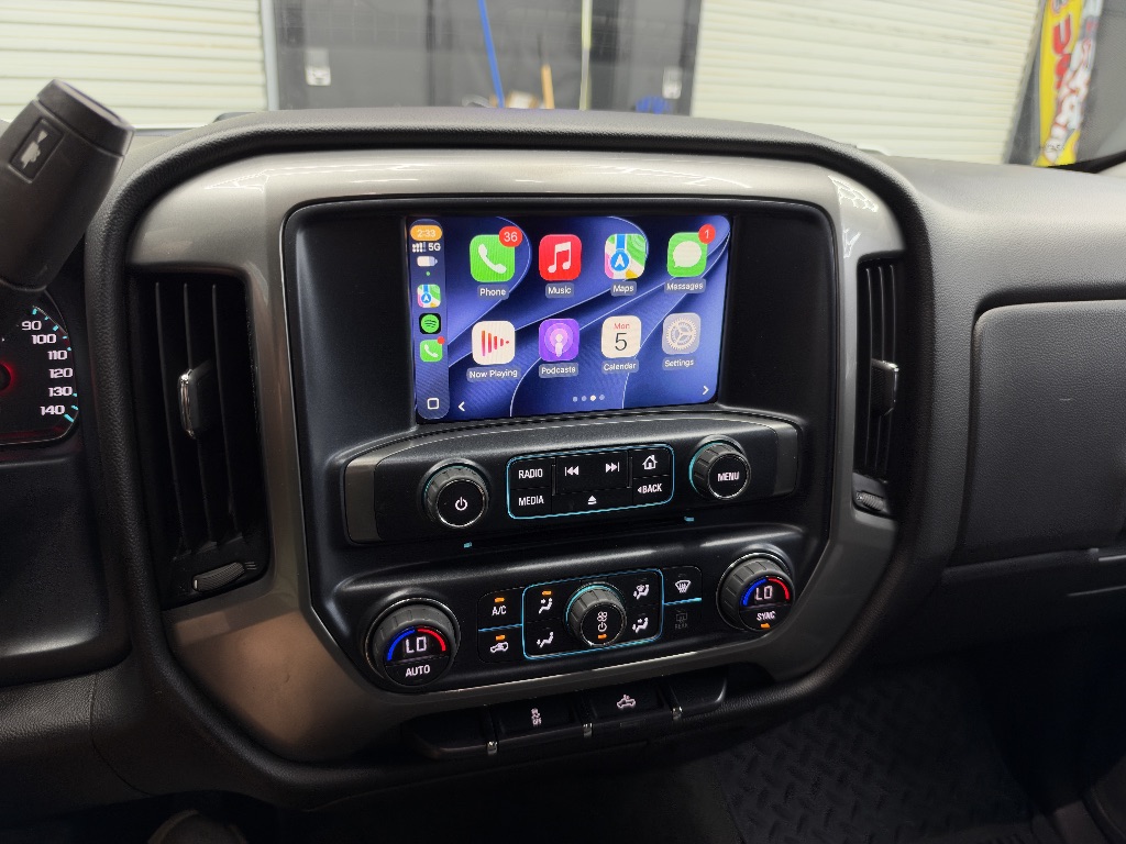Photo 24 of this Chevrolet Silverado 1500