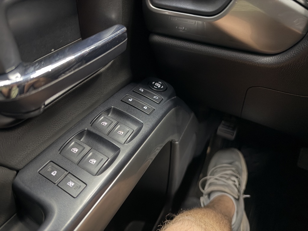 Photo 27 of this Chevrolet Silverado 1500