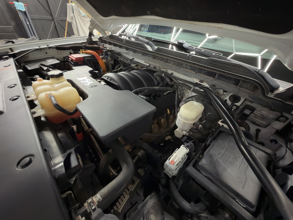 Photo 32 of this Chevrolet Silverado 1500