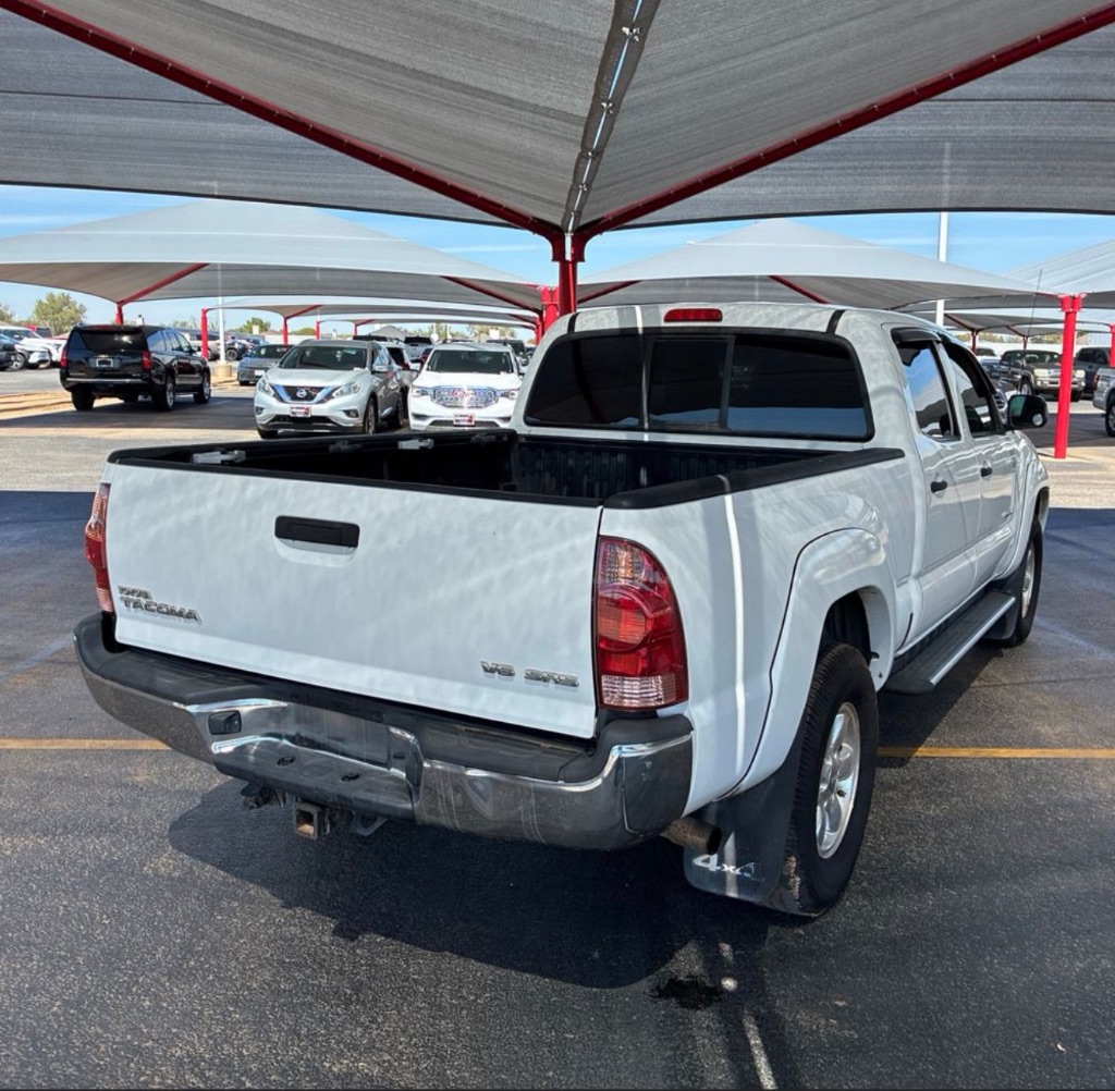 Photo 3 of this Toyota Tacoma