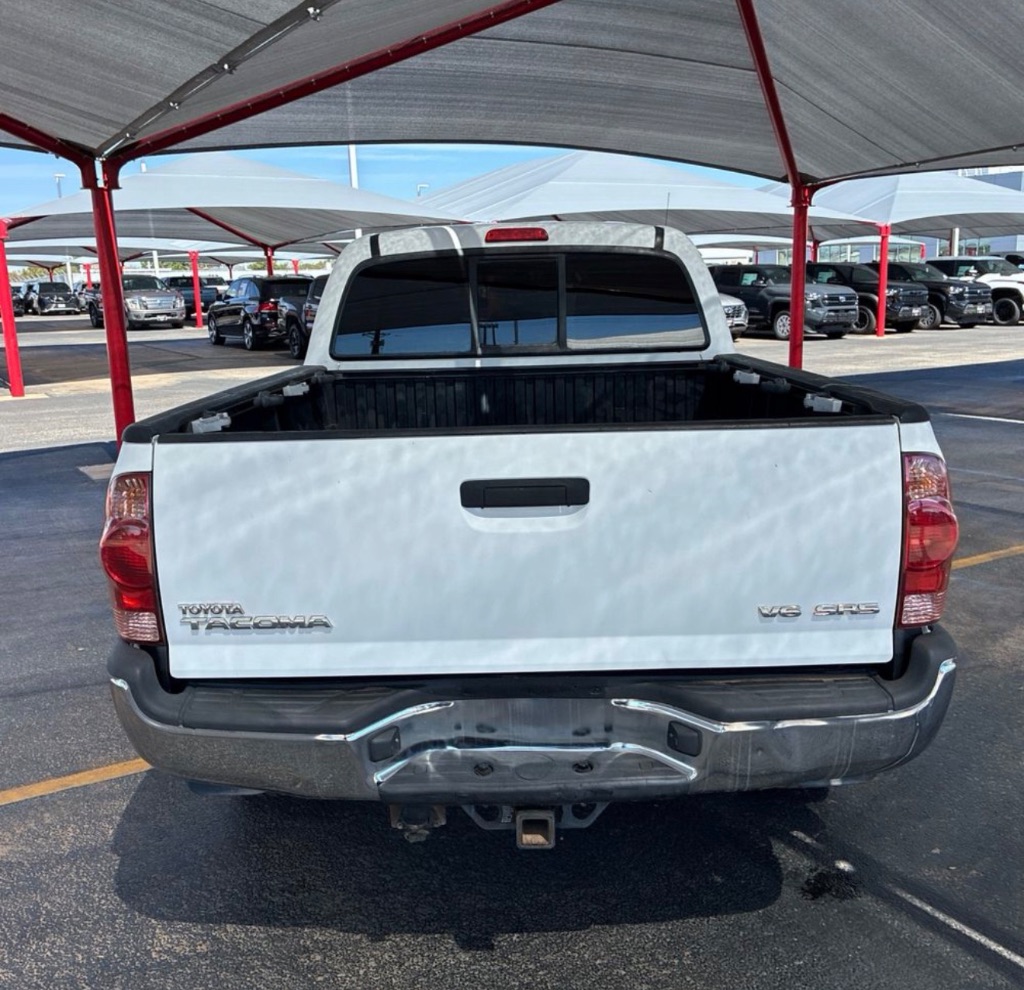 Photo 4 of this Toyota Tacoma