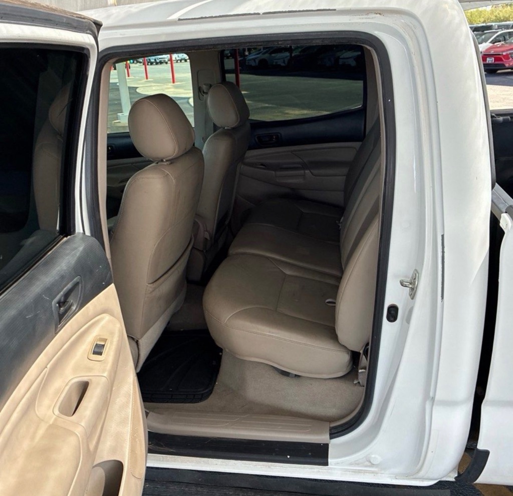 Photo 11 of this Toyota Tacoma
