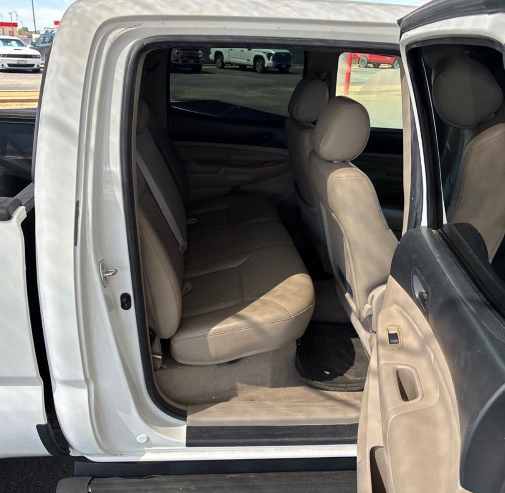 Photo 12 of this Toyota Tacoma