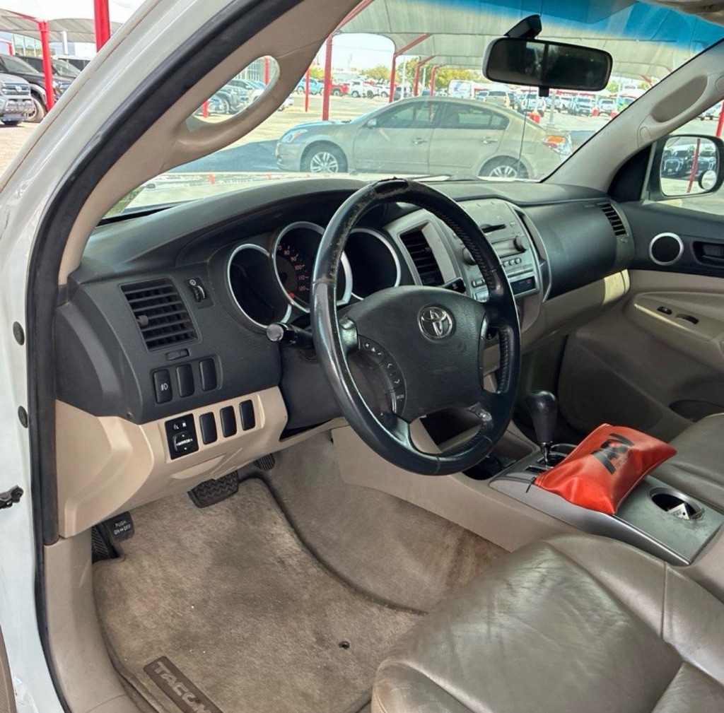 Photo 13 of this Toyota Tacoma