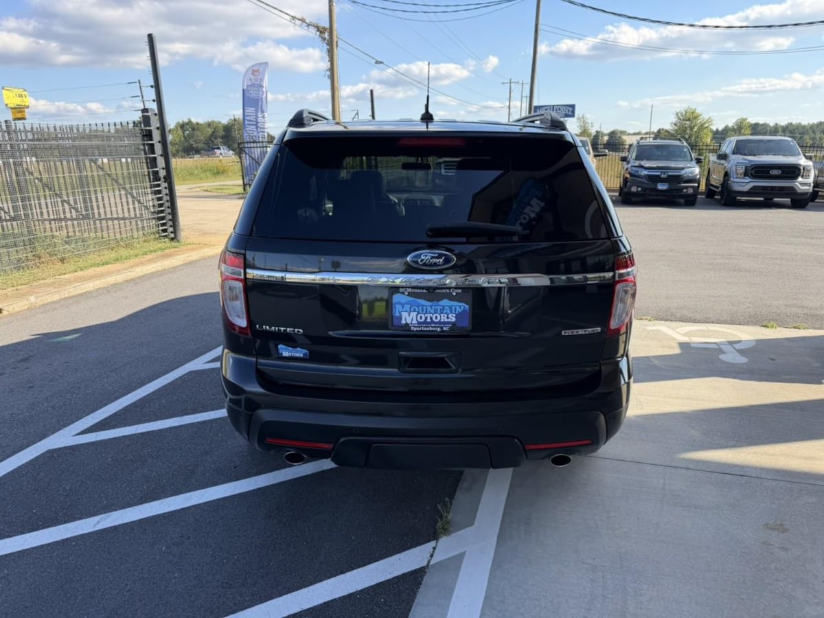 Photo 5 of this Ford Explorer