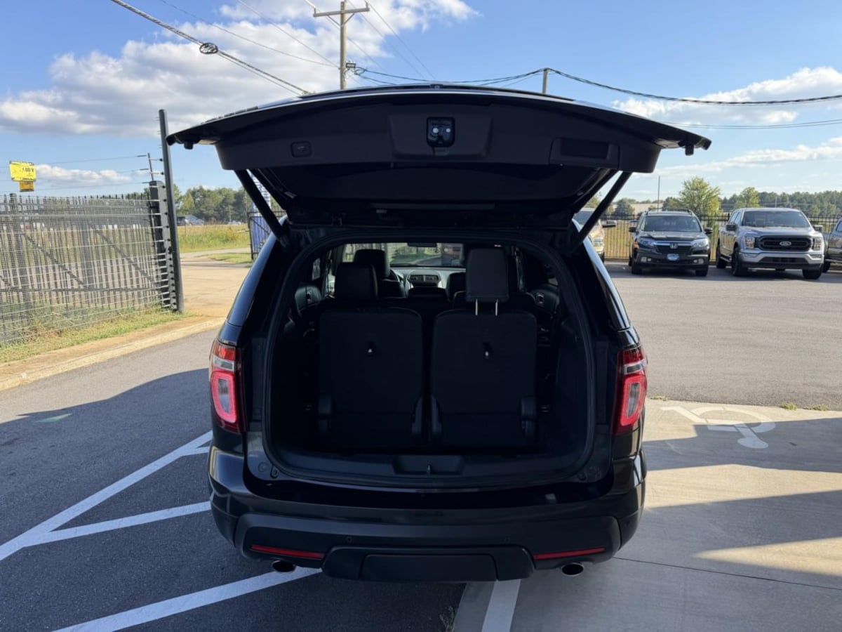 Photo 6 of this Ford Explorer