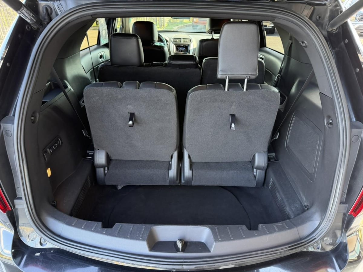 Photo 7 of this Ford Explorer