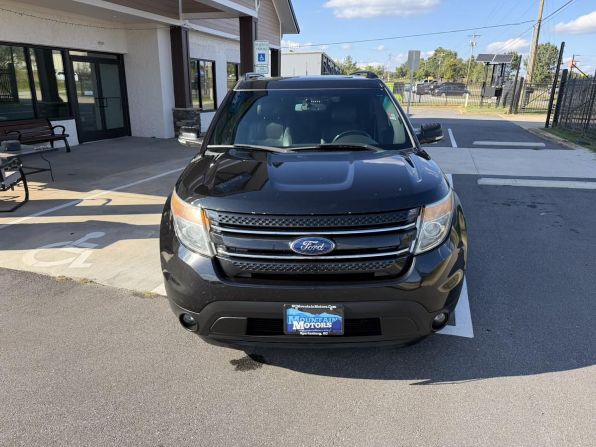 Photo 11 of this Ford Explorer