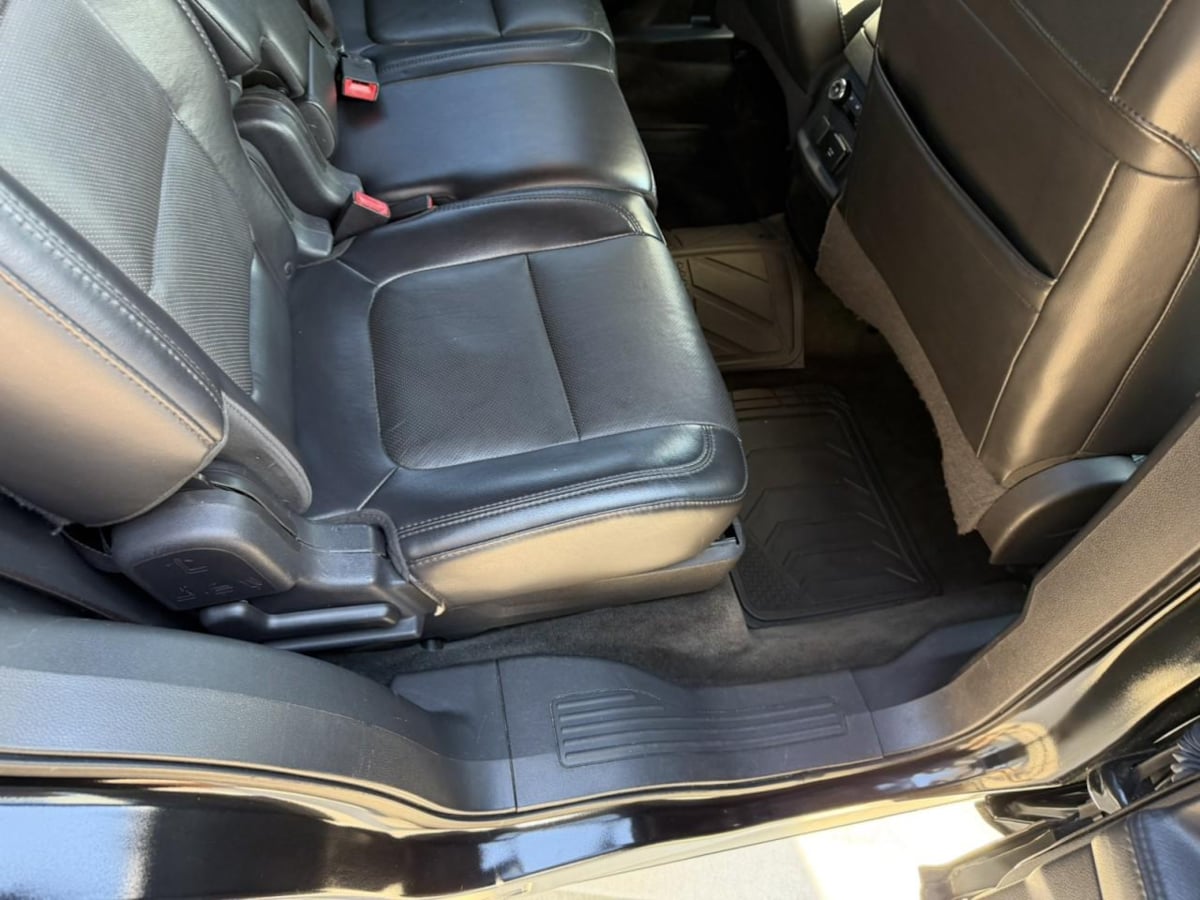 Photo 15 of this Ford Explorer