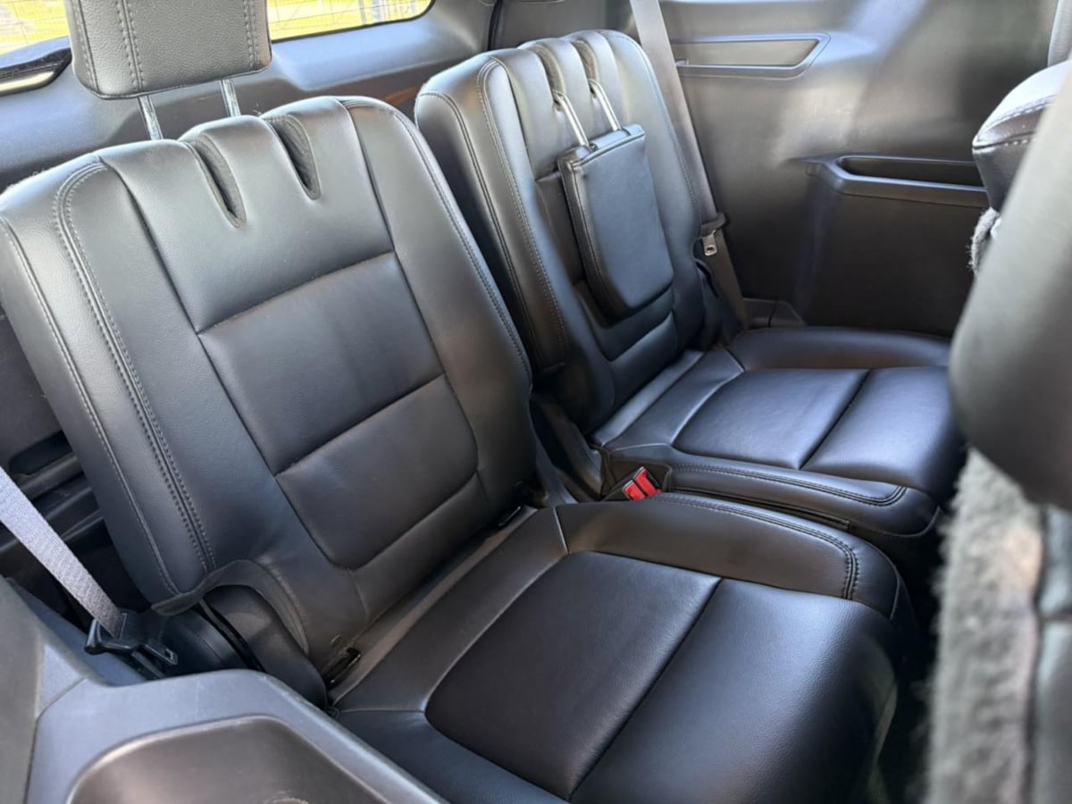 Photo 17 of this Ford Explorer