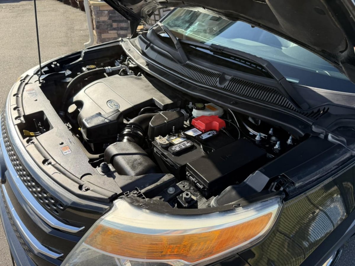 Photo 38 of this Ford Explorer
