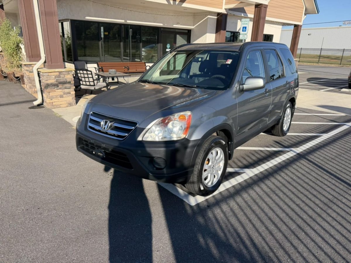 Photo 2 of this Honda CR-V