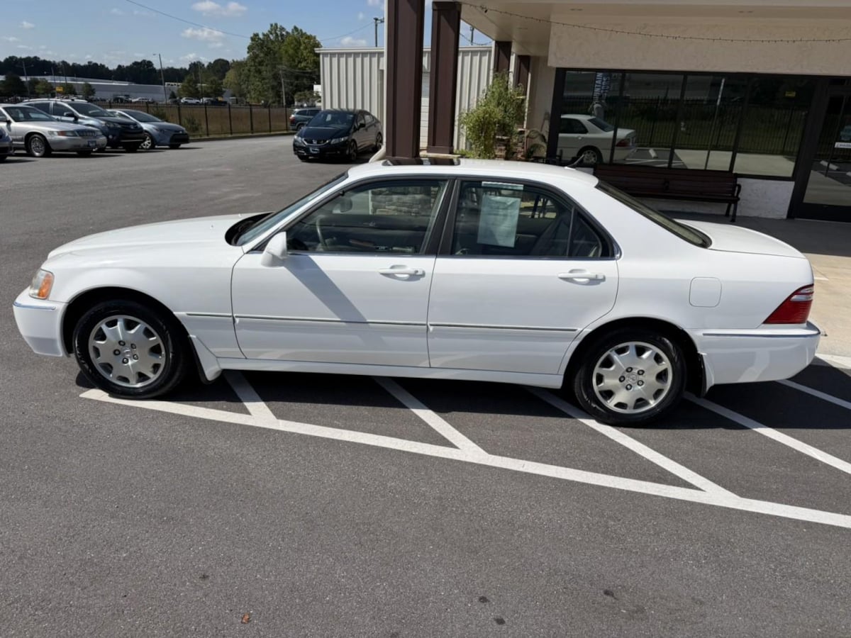 Photo 3 of this Acura RL