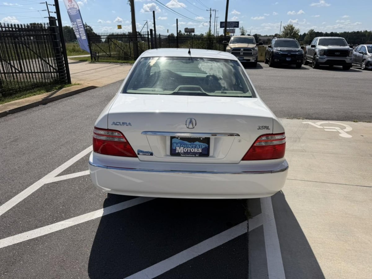 Photo 5 of this Acura RL