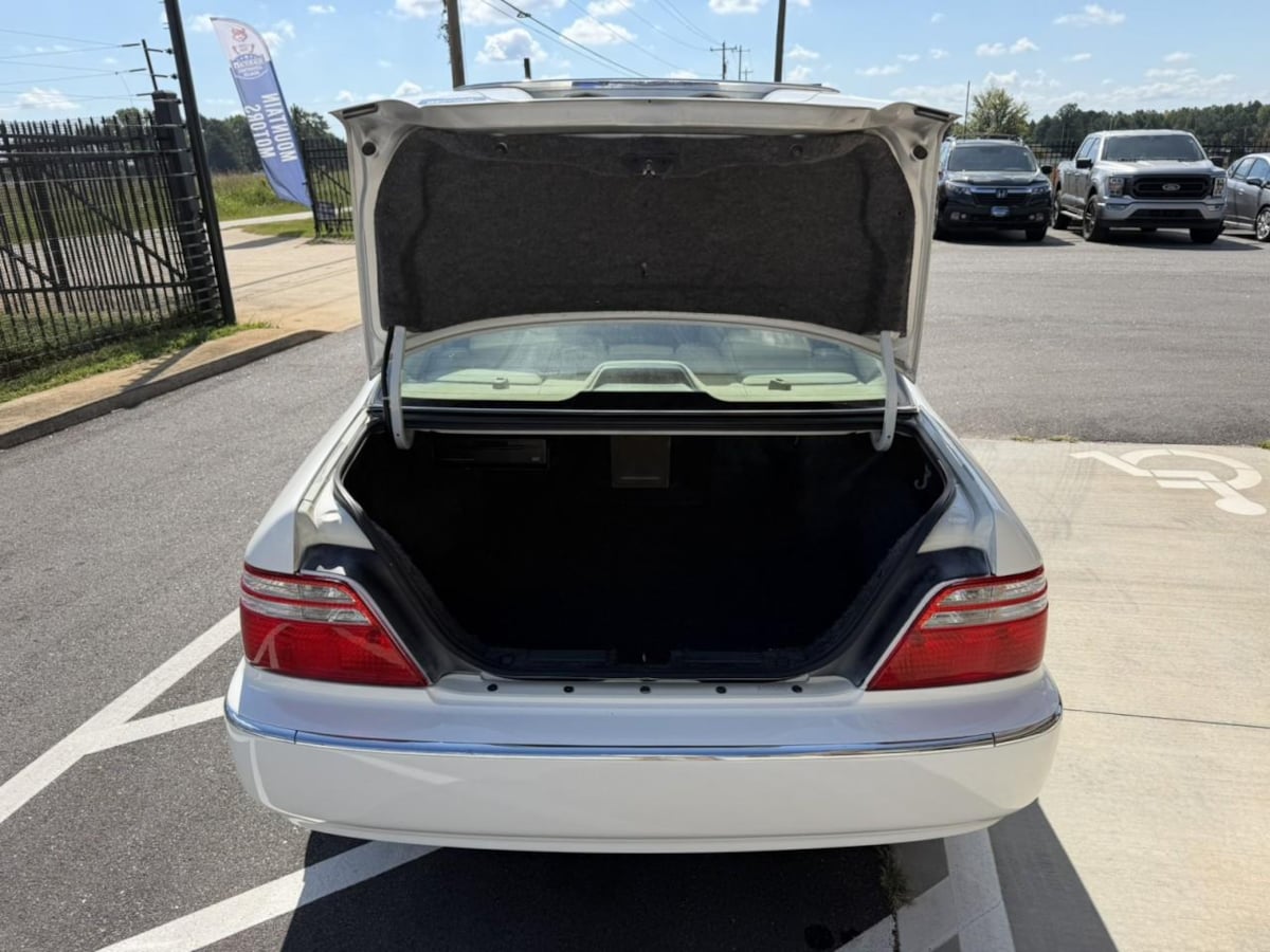 Photo 6 of this Acura RL