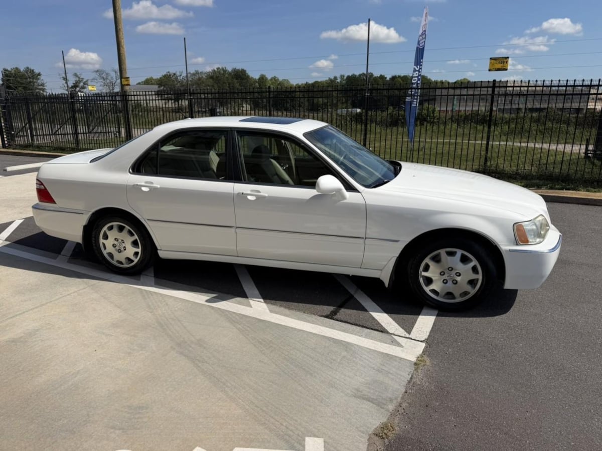 Photo 9 of this Acura RL