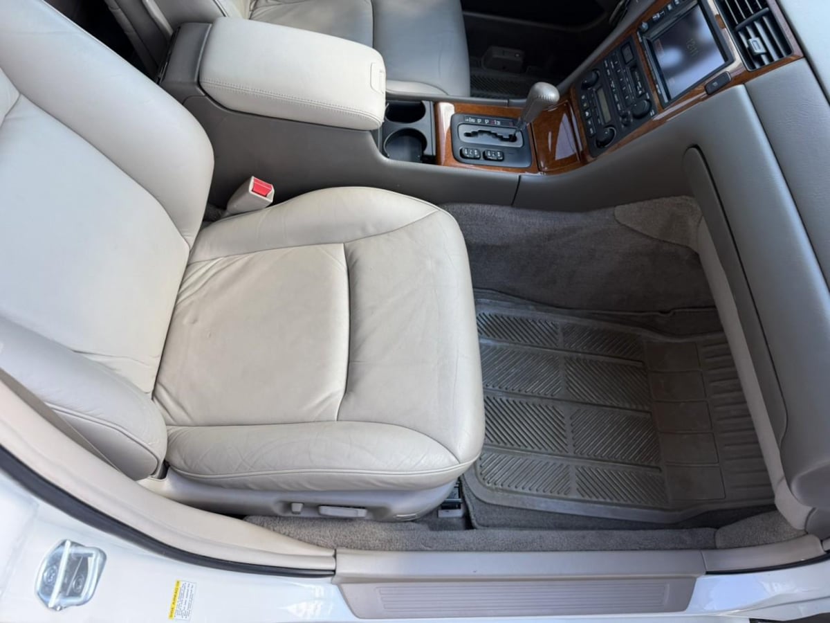Photo 19 of this Acura RL