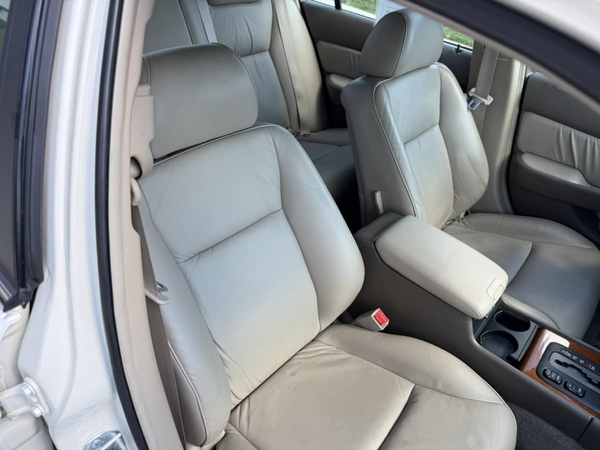 Photo 20 of this Acura RL